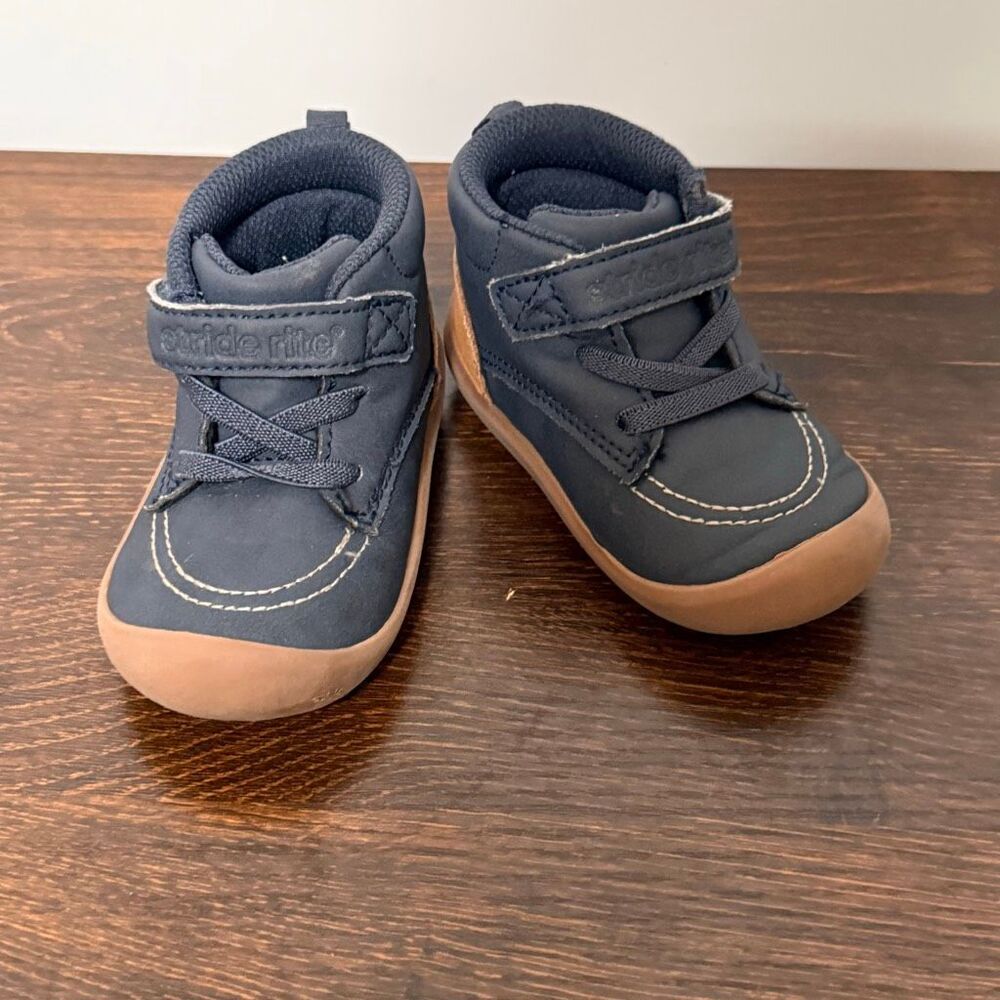 Munchkin by Stride Rite Aljo navy blue baby boot size 5